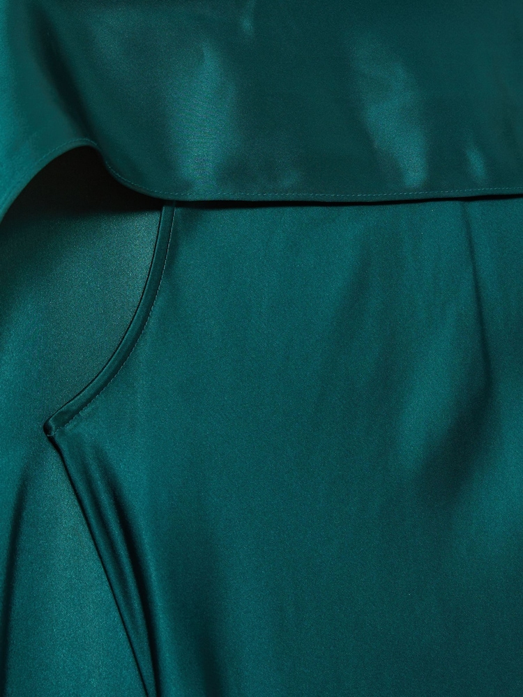 Verde azulado - Vestido con capa de satén Fae de Reiss - Imagen 6 de 6 Verde azulado - Vestido con capa de satén Fae de Reiss - Imagen 6 de 6