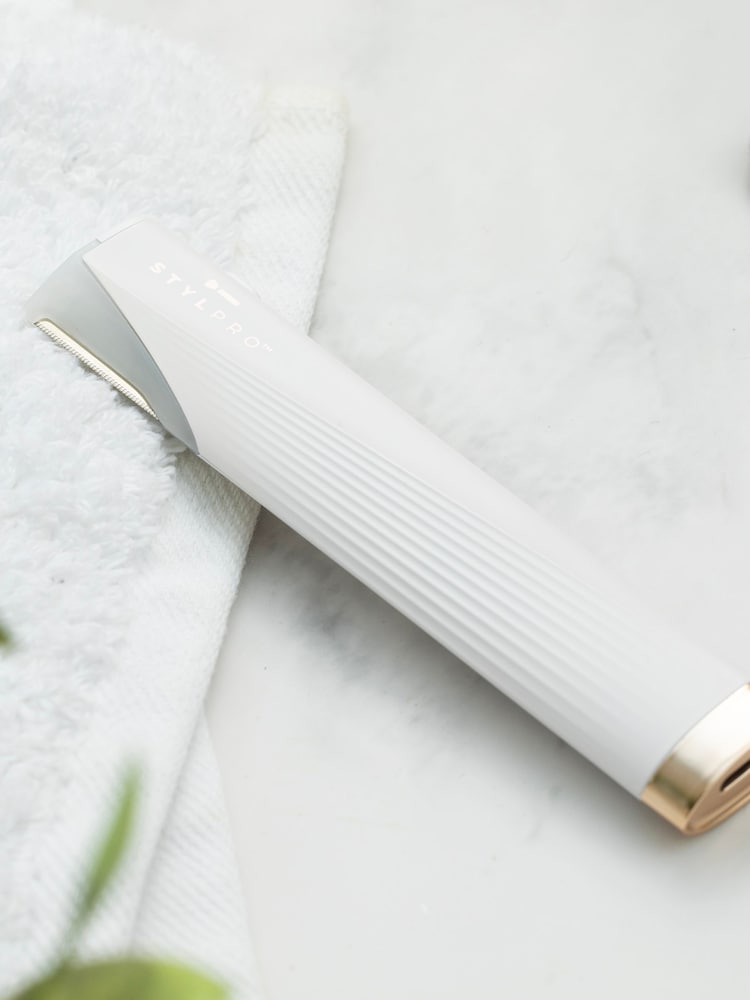 Stylpro 2 in1 Light Up Sonic Dermaplane - Image 4 of 4 Stylpro 2 in1 Light Up Sonic Dermaplane - Image 4 of 4