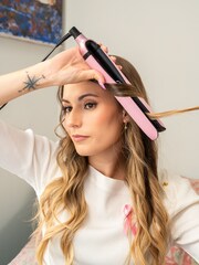 ghd Platinum+ Limited Edition Hair Straightener Fondant Pink Charity Edition - Image 4 of 4