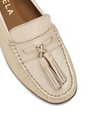 Dorado - Carvela Comfort Tuscany Loafer Tassle Shoes - Imagen 5 de 5