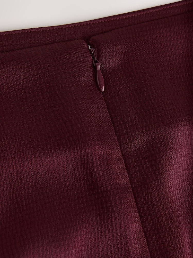 Burdundy Red - Textured Satin Midi Skirt - 圖片 2/3
