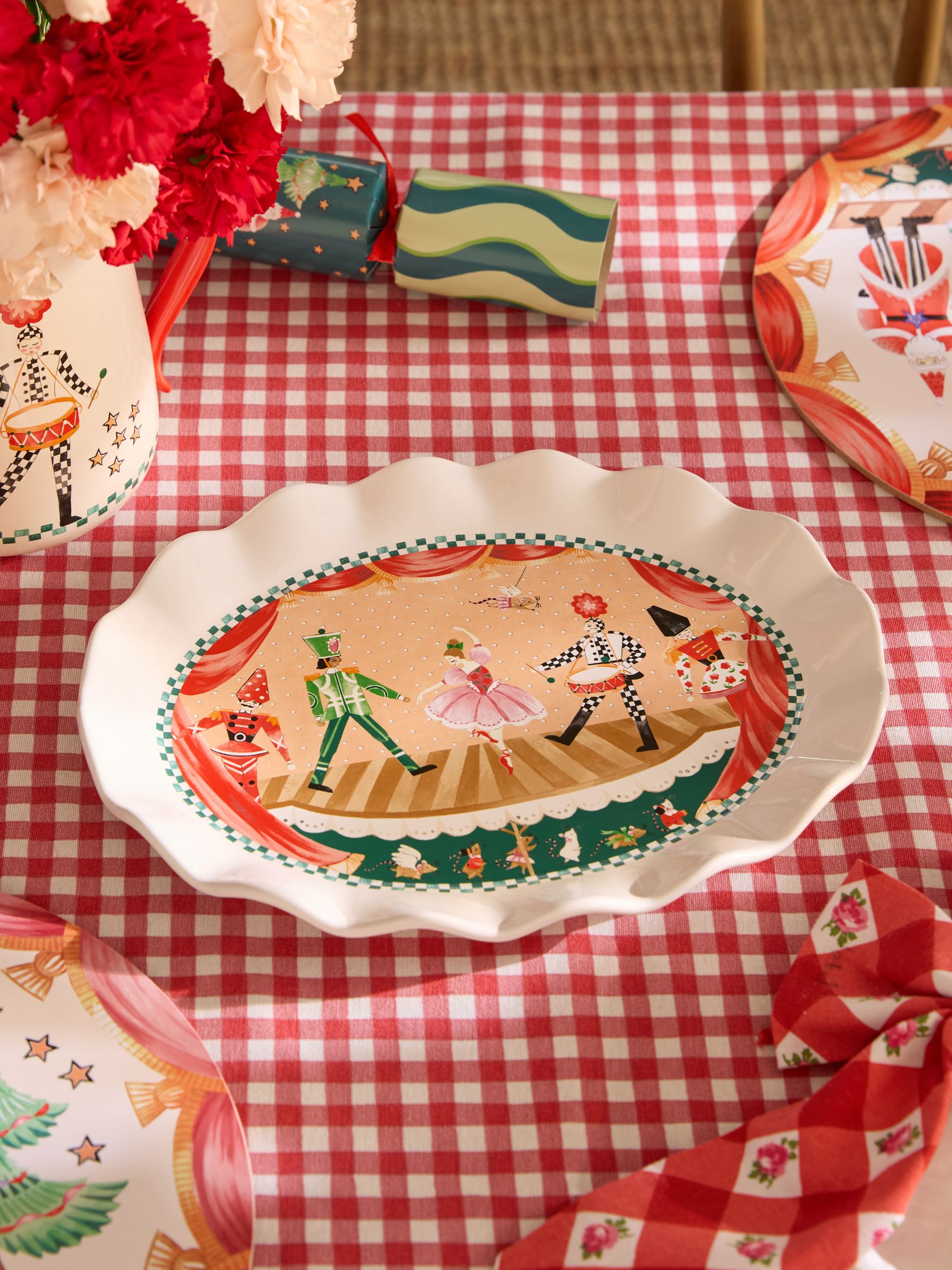 B&Q - Nutcracker Oval Platter - Image 1