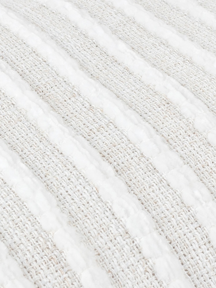 furn. Milk Giyla Chenille Cushion - Image 3 of 3