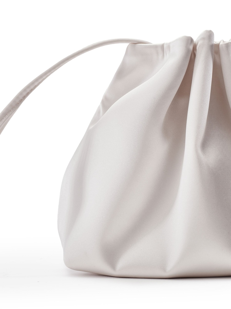 Moda in Pelle White Lotty Ruched Bucket Shoulder Bag - Image 4 of 4