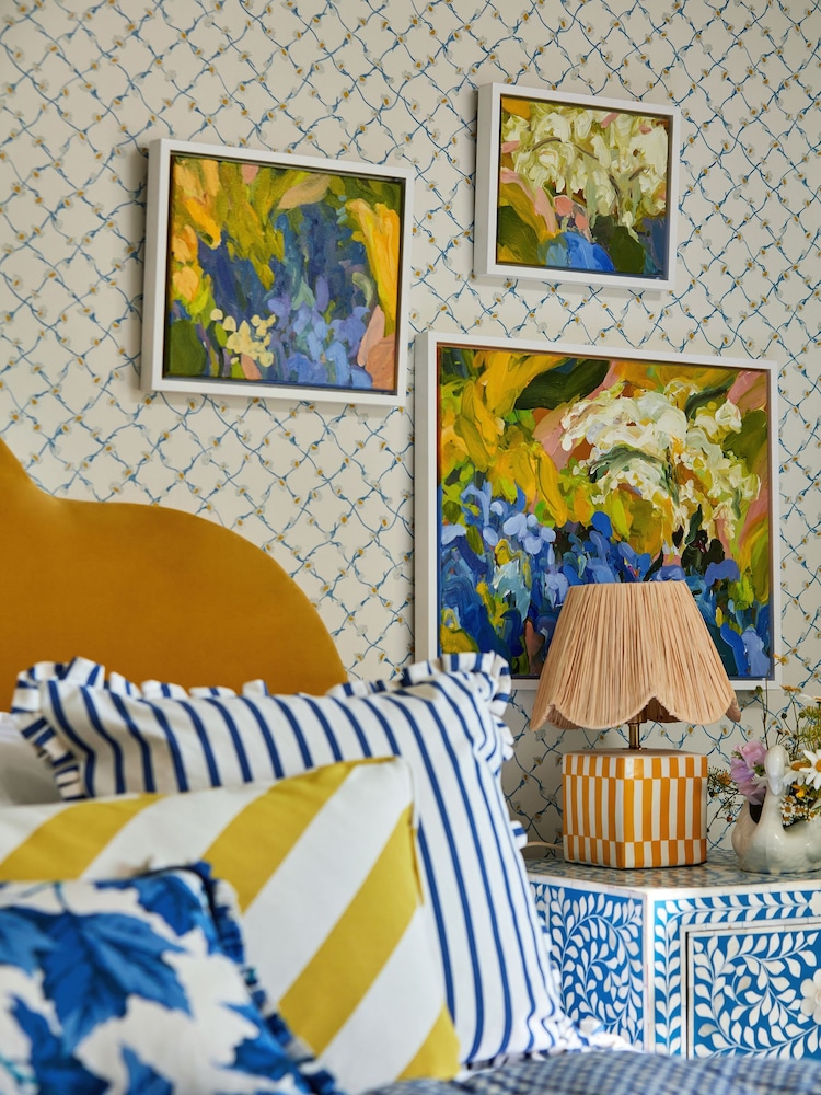 Harlequin Emerald Pearl Daisy Trellis 10.05M Wallpaper - Image 1 of 4