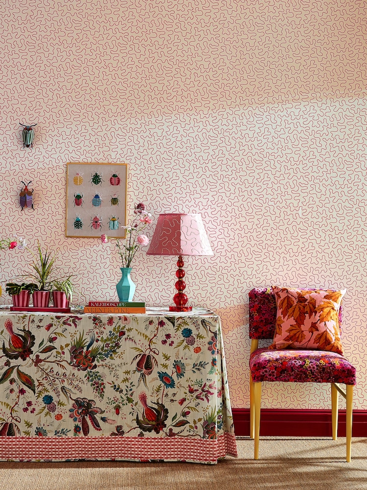 Harlequin Carnelian Wiggle 10.05M Wallpaper - Image 1 of 2