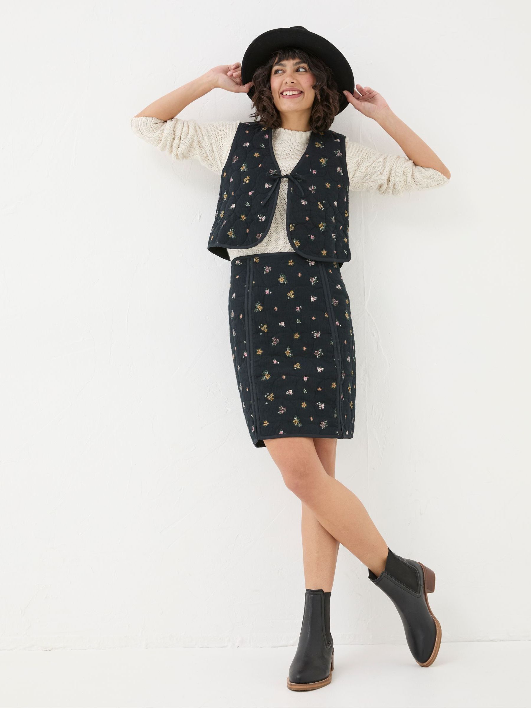 Fatface Quinn Black Ditsy Paisley Quilted Waistcoat