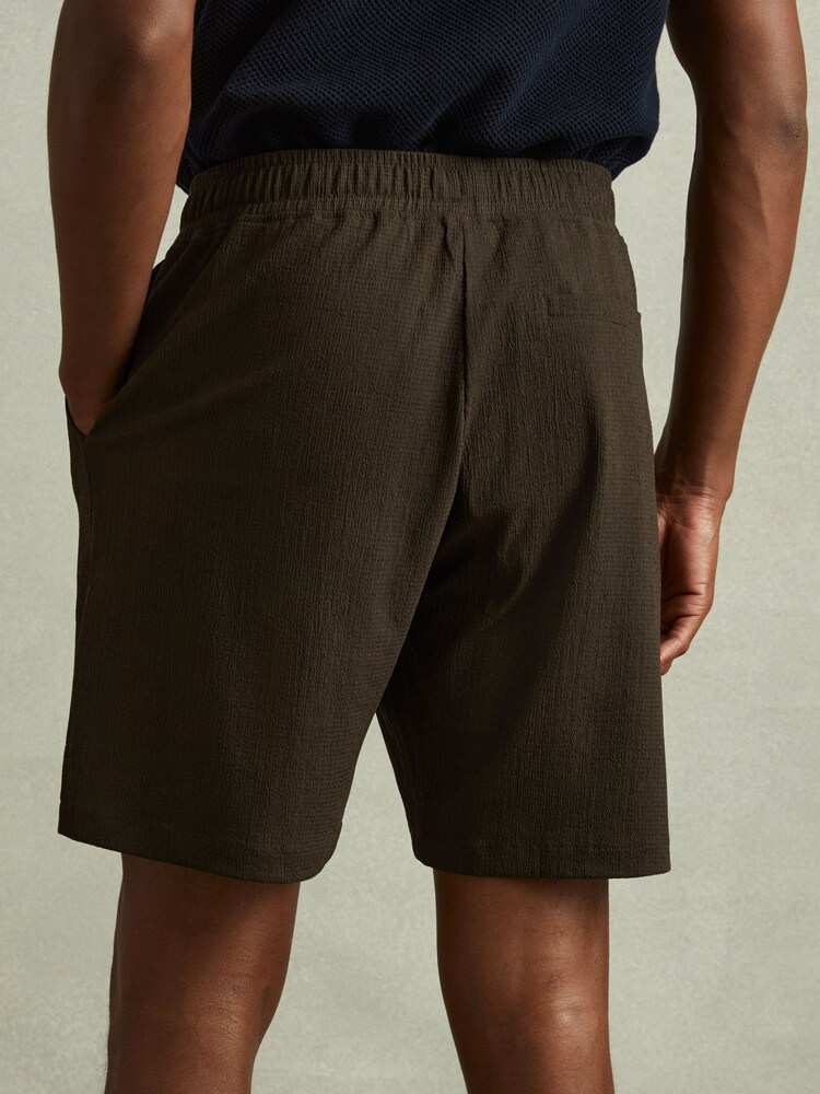 Reiss Dark Olive Green Rihad Textured Crepe Drawstring Shorts - Image 5 of 6
