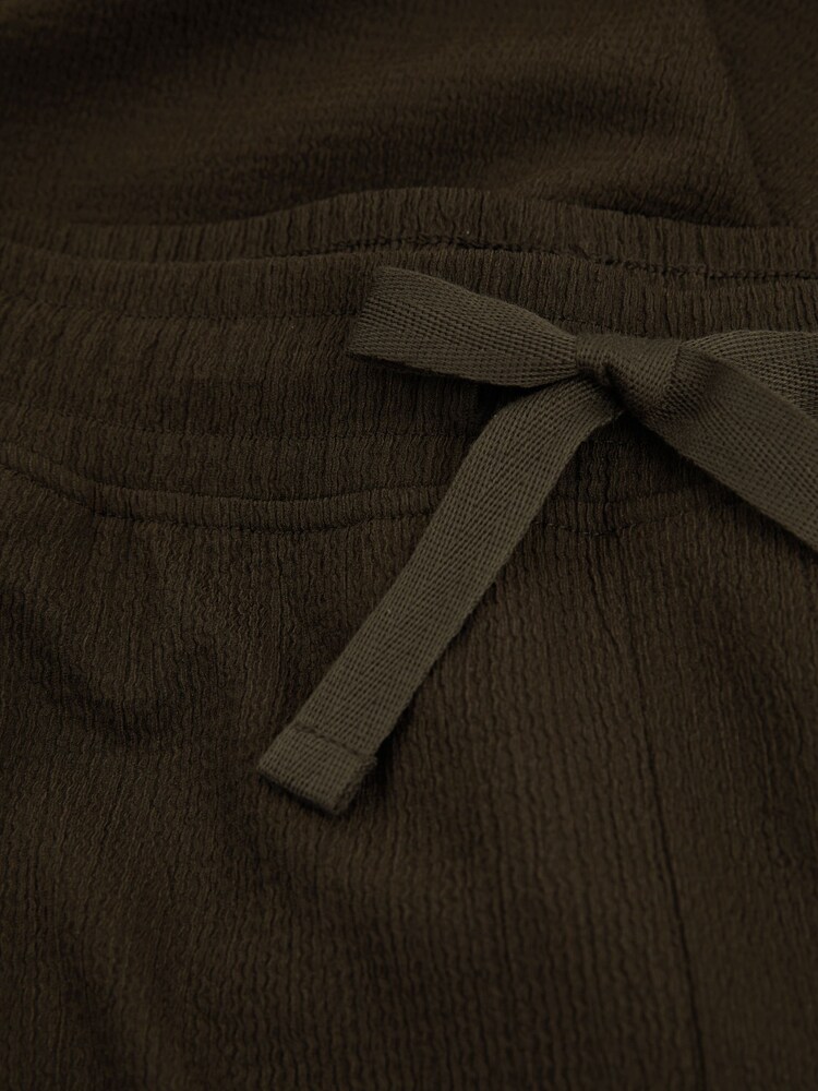 Reiss Dark Olive Green Rihad Textured Crepe Drawstring Shorts - Image 6 of 6 Reiss Dark Olive Green Rihad Textured Crepe Drawstring Shorts - Image 6 of 6