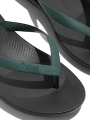 Schwarz Chrom - FitFlop™ iQushion™ Ergonomic Zehentrennersandale - Bild 4 von 5