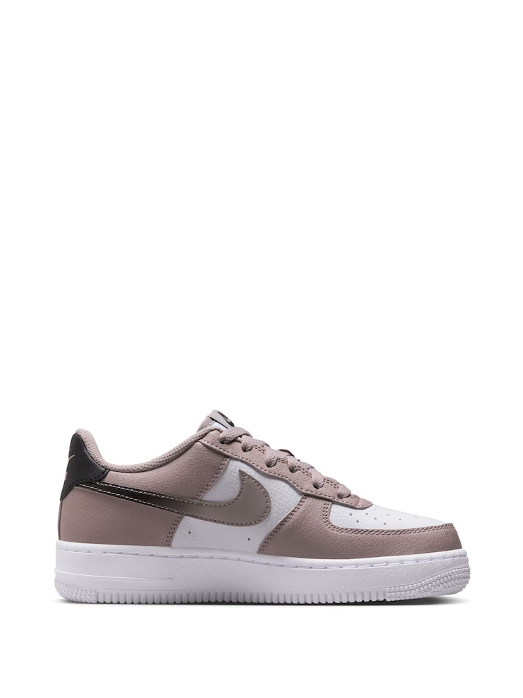 Młodzieżowe buty sportowe Nike Air Force 1 - Image 1 of 10