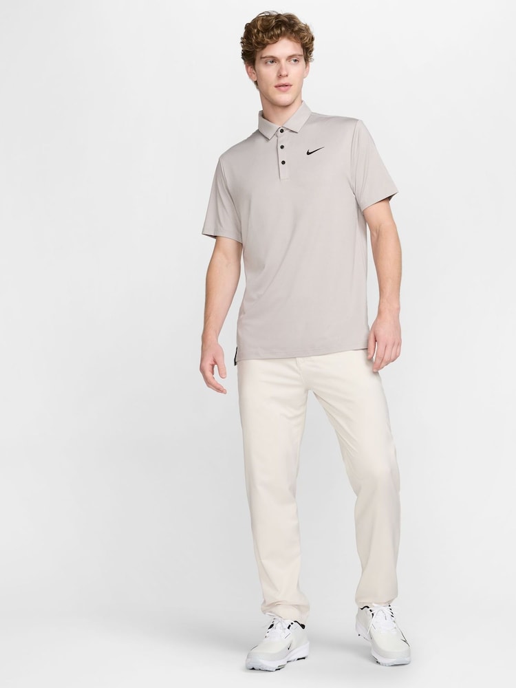 Nike Light Wood Natural Dri-FIT Victory Golf Chino Trousers - Image 8 of 13