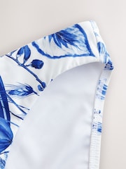 weiß/blau mit Blumendruck - Bikinihose mit hohem Beinausschnitt und seitlicher Raffung - Image 6 of 8