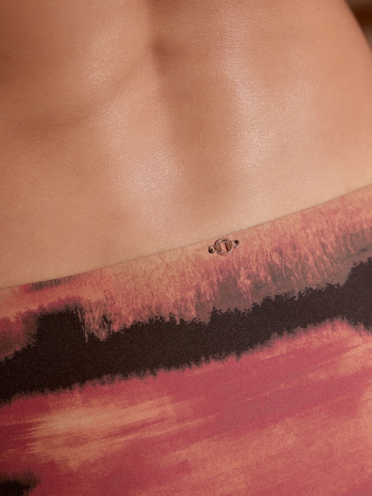Braun/Schwarz, Batik - Bikinihose mit hohem Beinausschnitt - Image 5 of 6