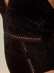 Negro - Bañador de efecto reductor del vientre con cuello halter - Imagen 4 de 10