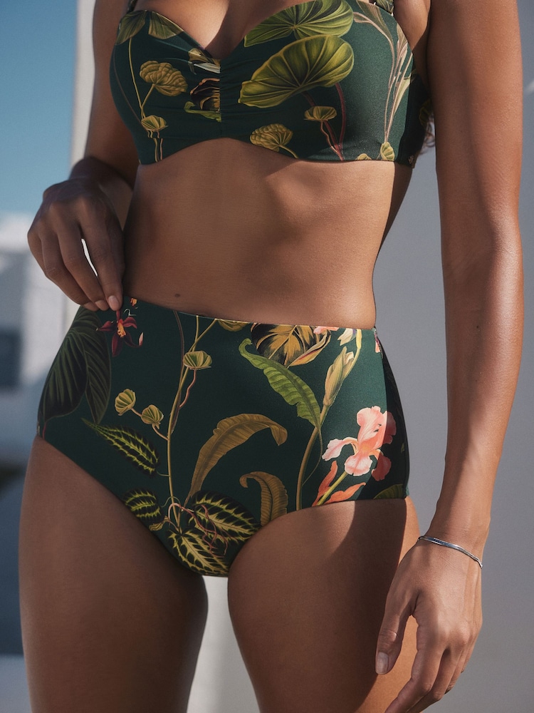 Grün mit floralem Print - Bikinihose mit Print - Bild 1 von 7 Grün mit floralem Print - Bikinihose mit Print - Bild 1 von 7