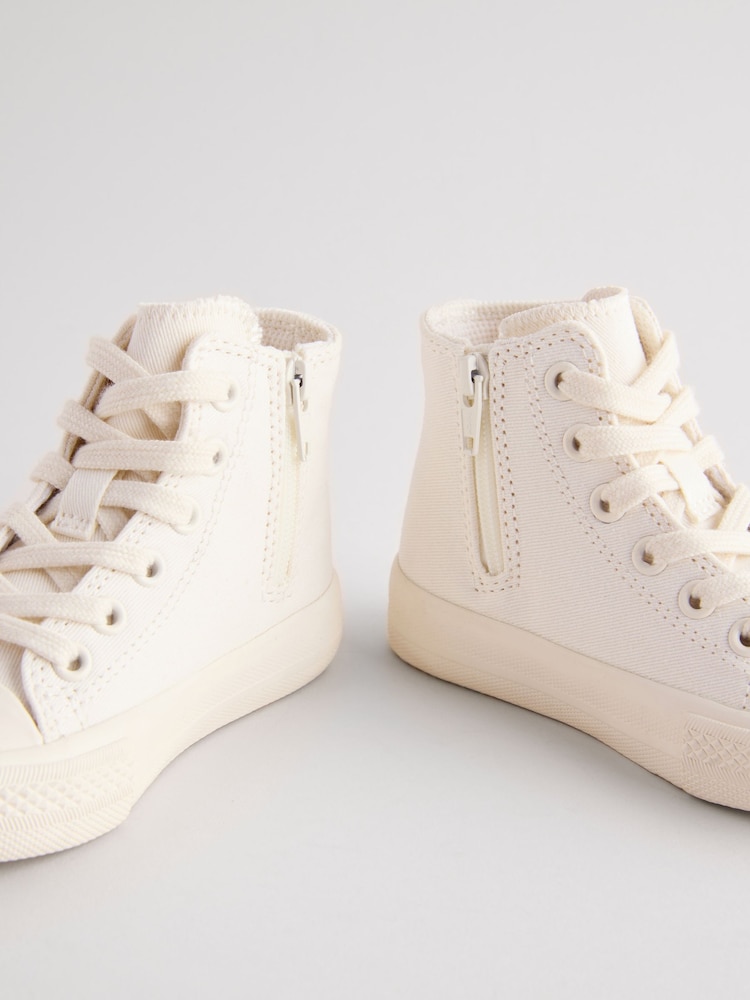White Standard Fit (F) - Image 4 of 5