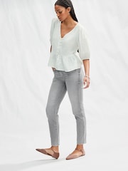 Grau - Bequeme Mom-Stretchjeans - Bild 1 von 3