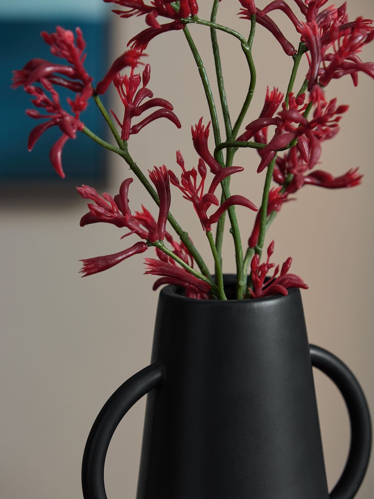 Red Artifical Kang Paw In Ceramic Vase - Image 2 of 4