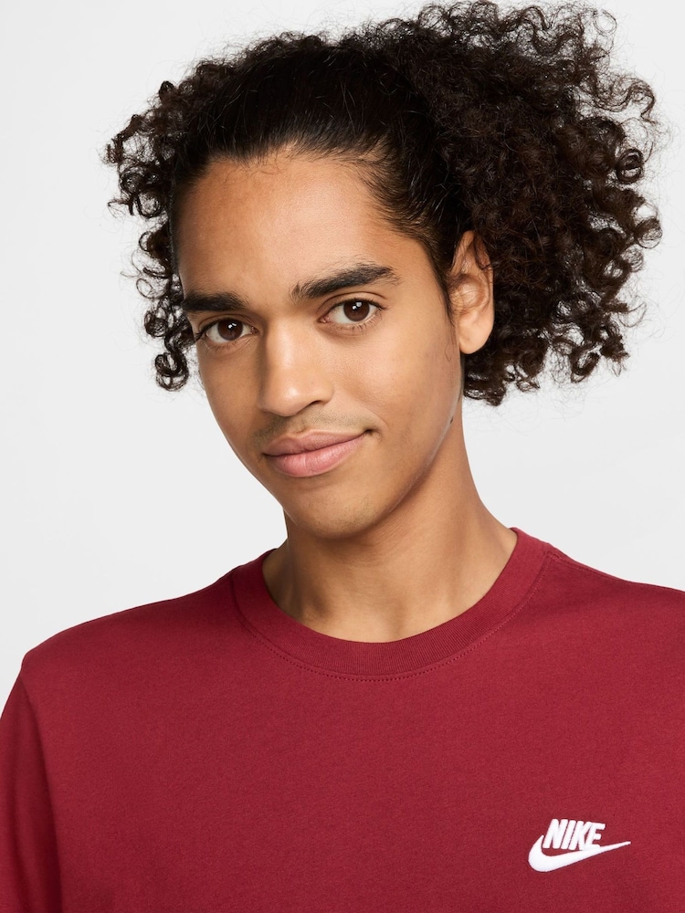 Nike Team Red Club T-Shirt - Image 3 of 7