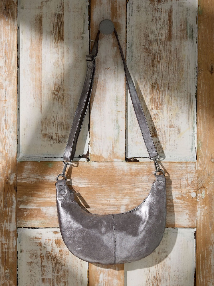 FatFace Harlow Silver Sling Bag - Image 3 of 3 FatFace Harlow Silver Sling Bag - Image 3 of 3