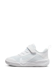 Nike White White Junior Omni Multi Court Trainers - Image 2 of 11