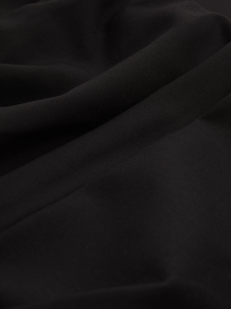 Reiss Arwen Trägerloses, plissiertes Midikleid - Bild 5 von 5 Reiss Arwen Trägerloses, plissiertes Midikleid - Bild 5 von 5