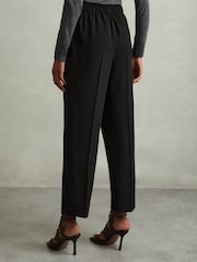 Reiss Black Eden Taper Front Pleat Tapered Trousers - Image 4 of 6