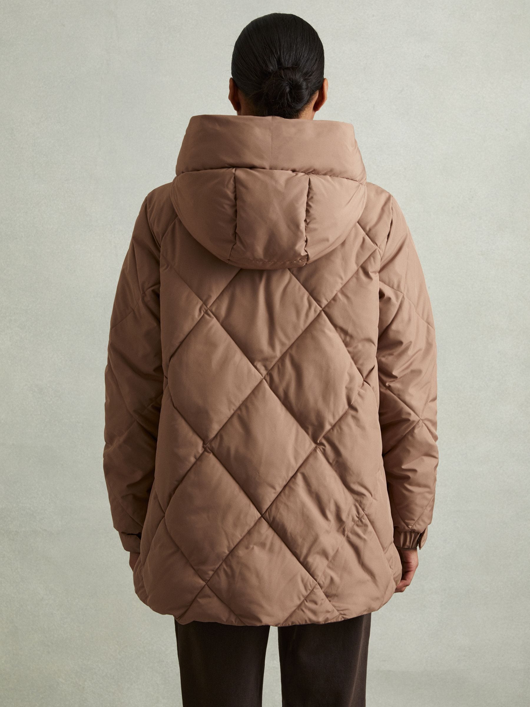 REISS☆Thea Quilted Puffer キルティングコート 2色【UK発】 Buy Reiss Mink Neutral Thea Quilted Puffer Coat from the