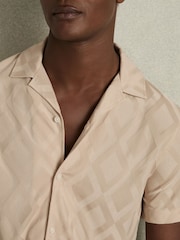 Reiss Dusty Pink Carter Geometric-Jacquard Cuban-Collar Shirt - Image 4 of 6