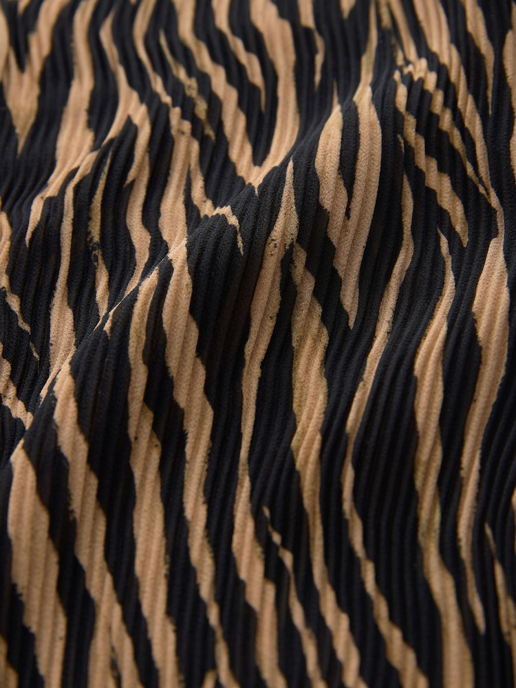 Estampado de cebra - Camisa ajustada y plisada de manga larga - Imagen 8 de 8 Estampado de cebra - Camisa ajustada y plisada de manga larga - Imagen 8 de 8