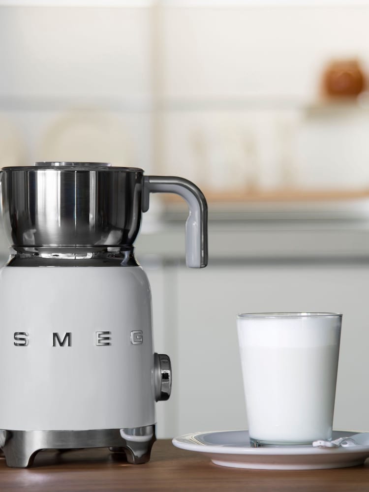 Smeg White Electric Milk Frother - Image 2 of 8