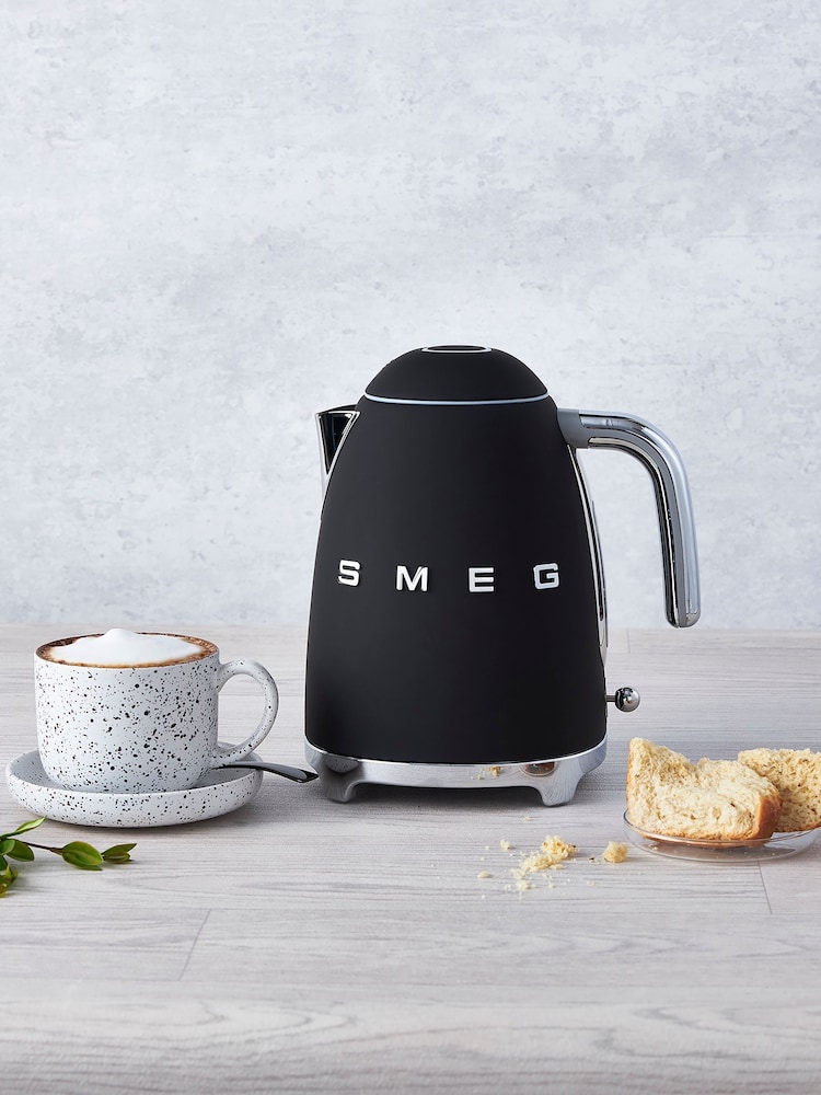 Smeg Black Kettle 1.7L - Image 1 of 6