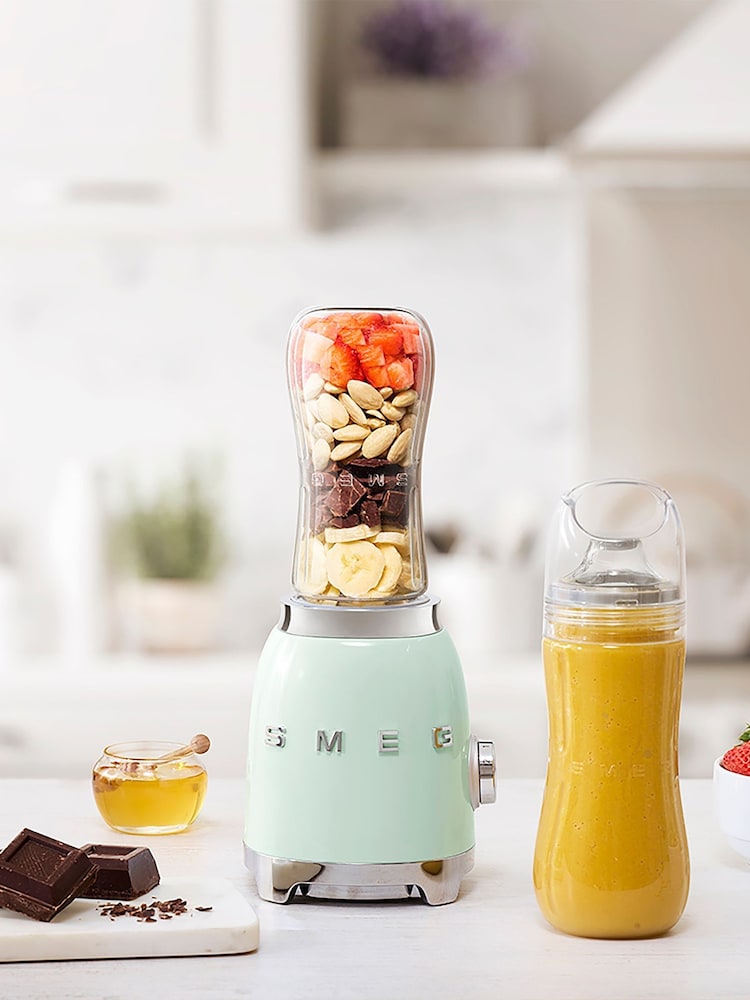 Smeg Pastel Green 50's Retro Style Personal Blender 600ml - Image 1 of 7