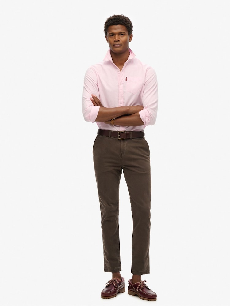 Marrón - Pantalones chinos International de Superdry - Imagen 1 de 5