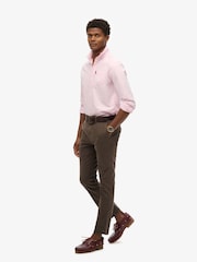 Marrón - Pantalones chinos International de Superdry - Imagen 3 de 5