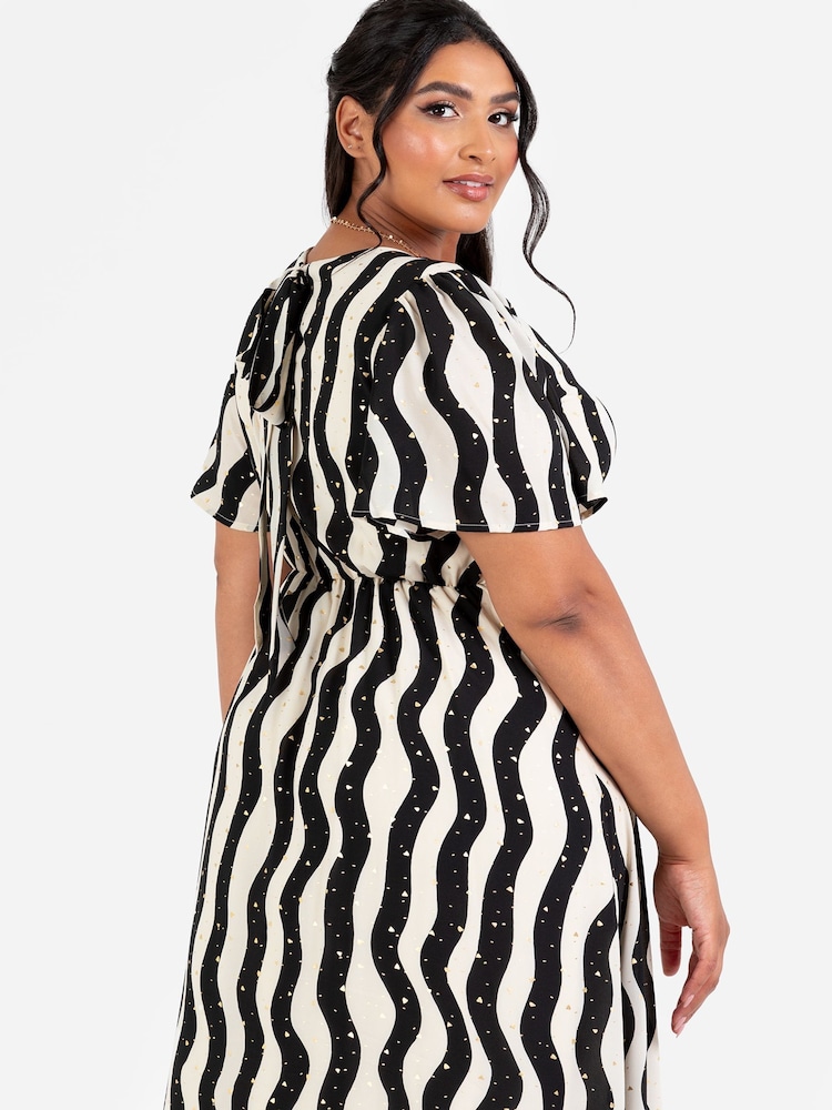 Lovedrobe Cream Mono Wave Print Curved Waist Angel Sleeve Midaxi Dress - Image 4 of 4