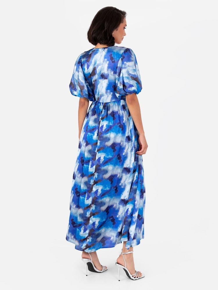 Lovedrobe blaues Satin-Wickelkleid mit Puffärmeln und funktionalem Design in Midaxi-Länge - Bild 2 von 5