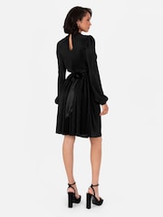 Lovedrobe Plisse Long Sleeve Keyhole Detail Mini Black Dress - Image 5 of 6