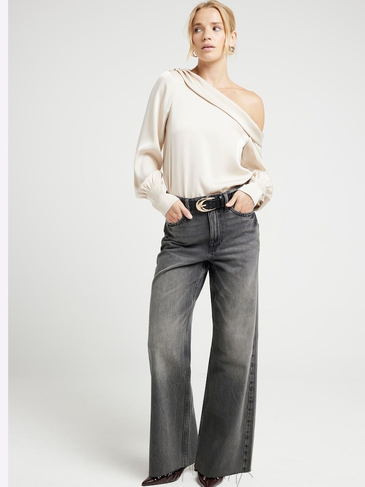Кремовый - River Island Атлас с топом через плечо - Изображение 2 из 4 Кремовый - River Island Атлас с топом через плечо - Изображение 2 из 4