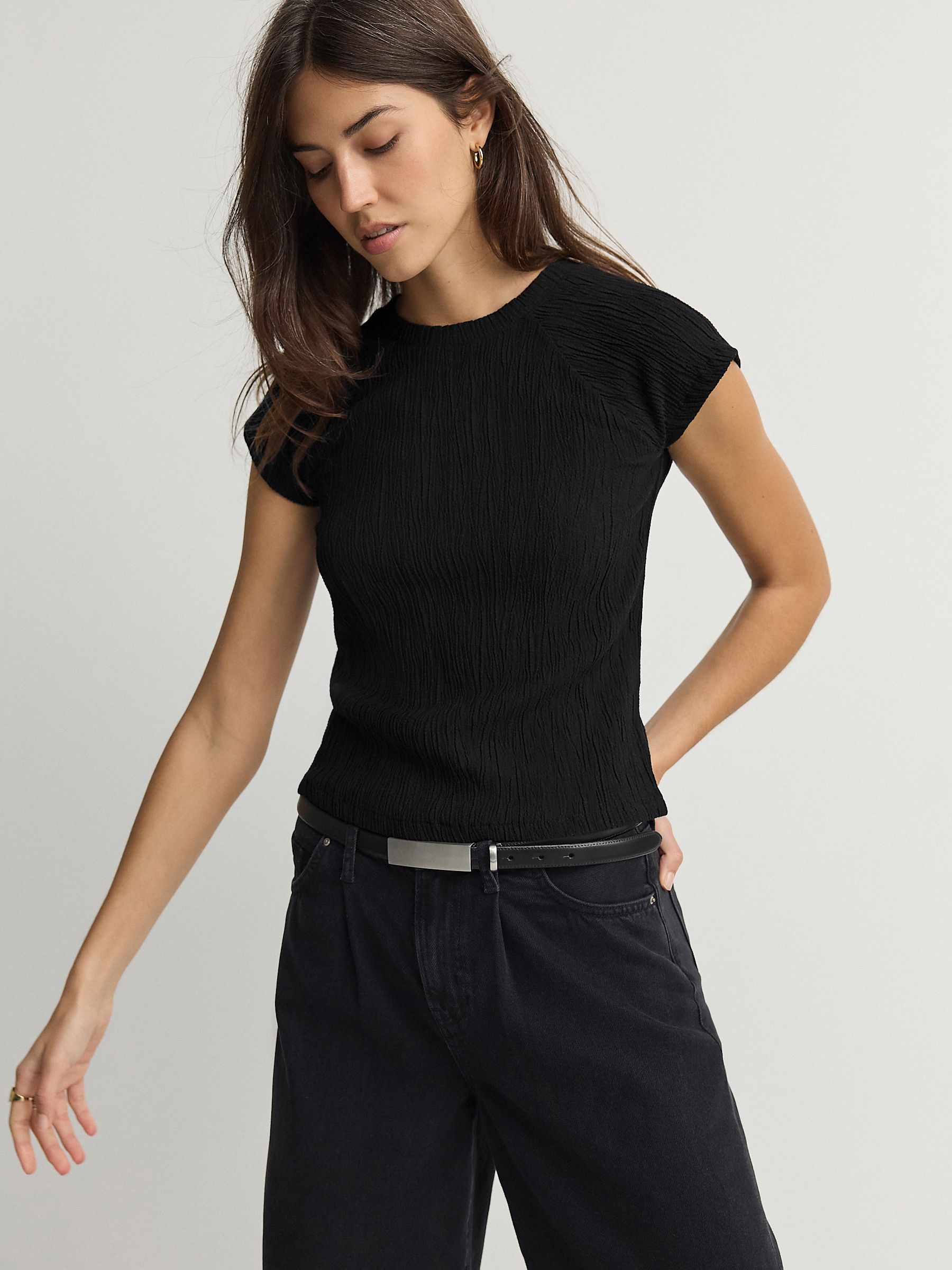 有名なブランド Buy Black Canada Next from Top Textured Sleeve Short Raglan トップス