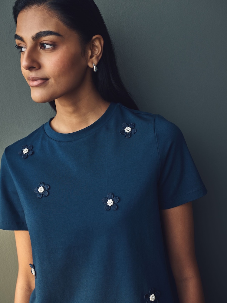 Темно-синий - Short Sleeve Floral Print Embellished T-Shirt - Image 1 of 8