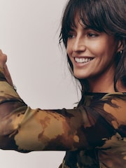 Green Camouflage Long Sleeve Ruched Side Mesh Top - Image 5 of 8