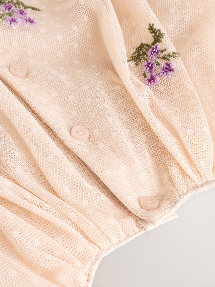 Neutrale Farbe - Short Sleeve Mesh Embellished Dress (3mths-7yrs) - Bild 11 von 11 Neutrale Farbe - Short Sleeve Mesh Embellished Dress (3mths-7yrs) - Bild 11 von 11