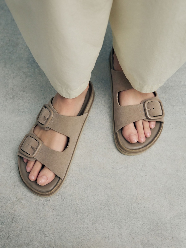 Neutral Suede - Sandały Forever Comfort® Premium z podwójnym paskiem i profilowaną wkładką - Image 5 of 9