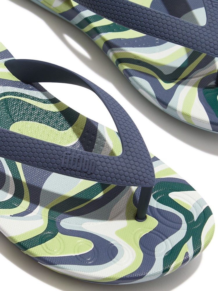 FitFlop Kids Green Iqushion Junior Swirly Ergonomic Flip Flops red - Image 5 of 5