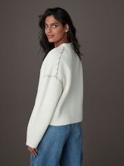 Bela Ecru - Contrast Stitch Button Up V-izrez; z V-izrezom pletena jopa - Slika 3 iz 8