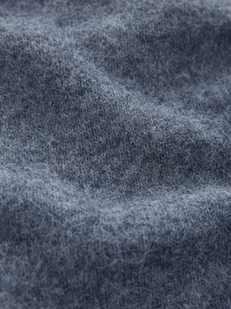 Chambray Blau - Lange, übergroße Strickjacke mit Knopfleiste in gemütlicher Passform - Bild 7 von 7