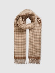 Reiss Neutral Victoria Wool Blend Dogtooth Embroidered Scarf - Image 3 of 5