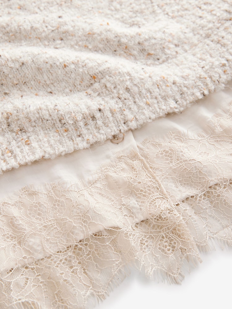 Neutrale Farbe - Strickpullover mit Spitzenlagen und Kragen - Bild 8 von 8 Neutrale Farbe - Strickpullover mit Spitzenlagen und Kragen - Bild 8 von 8